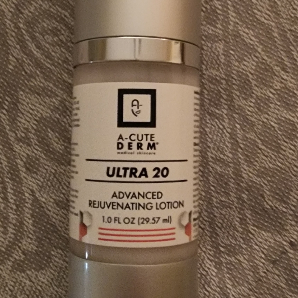 A-Cute Derm Ultra 20 Rejuvenating Lotion Brand New
